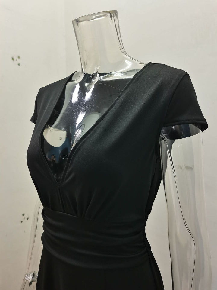 Fließendes langes Sommerkleid für Damen mit V-Ausschnitt, perfekt für Strand & Abend.