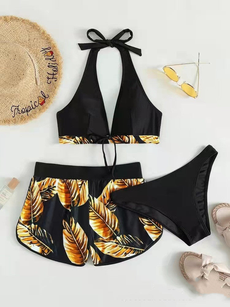 Stylisches Damen Zweiteiler Bikini-Set mit Shorts. Modische Bademode für Schwimmen und Entspannung am Pool.