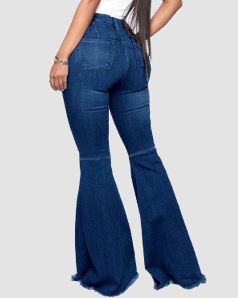 Modische Damen Flare Jeans mit hoher Taille, farbigem Design und Stretch. Bequem und kurvenbetonend.