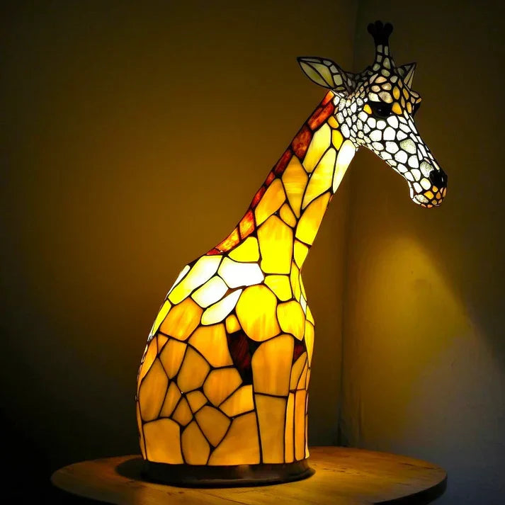 Moderne LumiAura Kunstlampe: ein Statement-Stück für stilvolle Beleuchtung & Wohnkultur.