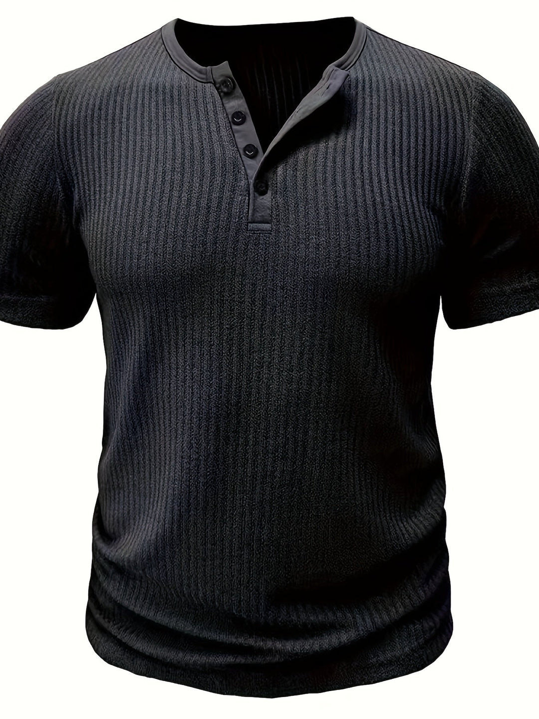 Klassisches Herren Kurzarm Henley Shirt mit Rippmuster. Vielseitig kombinierbar für Sommer & Freizeitmode.