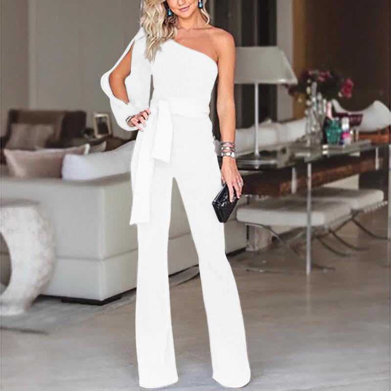 Damen Overall festlich, weite Ärmel, mit Taillengürtel, betont die Silhouette elegant.