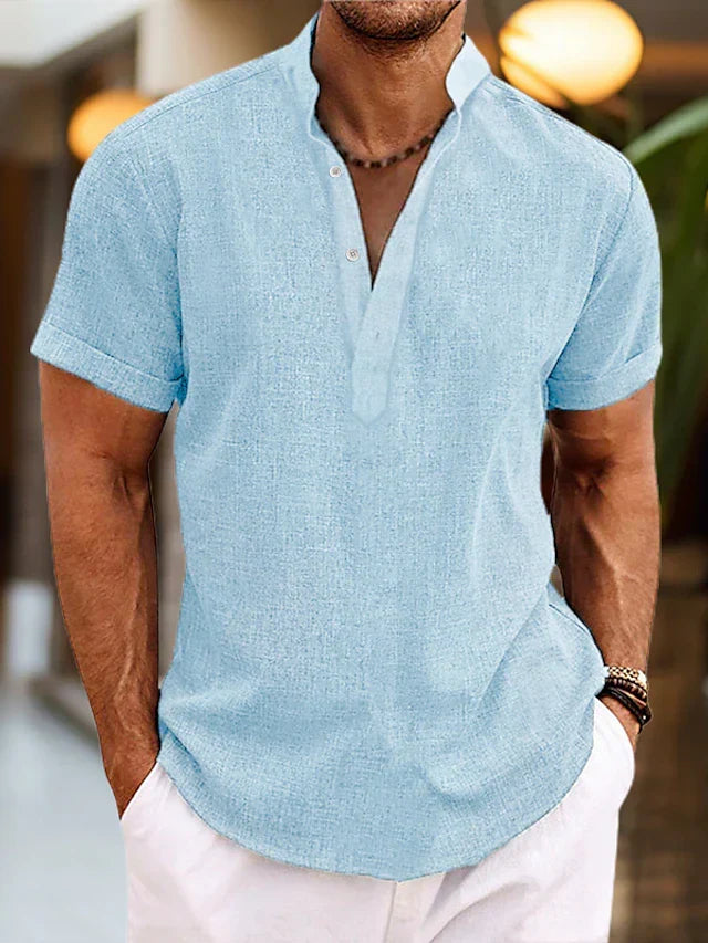 Lässiges Herren Henley Oberteil mit kurzen Ärmeln, ideal für warme Sommertage, bequem & atmungsaktiv.