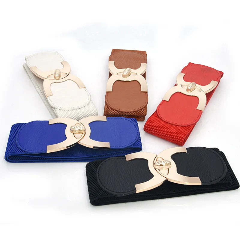 Eleganter, breiter Damengürtel im Pariser Chic; vielseitiges Mode-Accessoire für jede Jahreszeit.