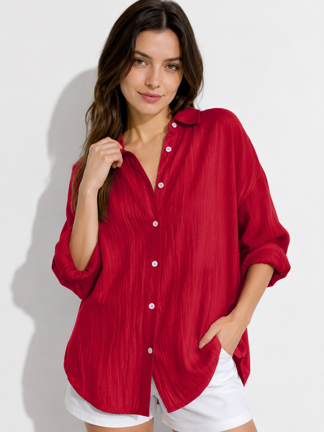 Bequeme Langarm-Damenbluse, vielseitig kombinierbar für elegante oder legere Looks.