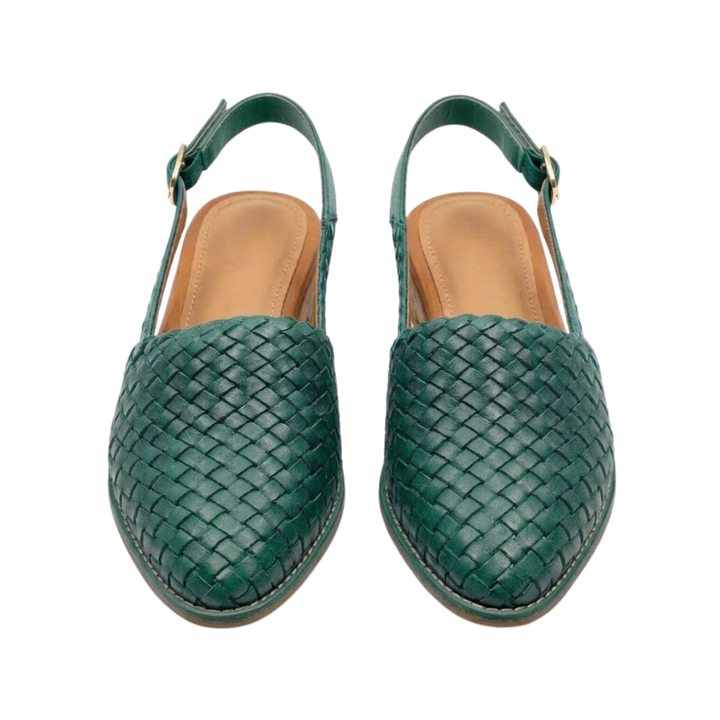 Verstellbarer Riemen der geflochtenen Damen Slingbacks. Spitz, komfortabel & elegant für den täglichen Gebrauch.