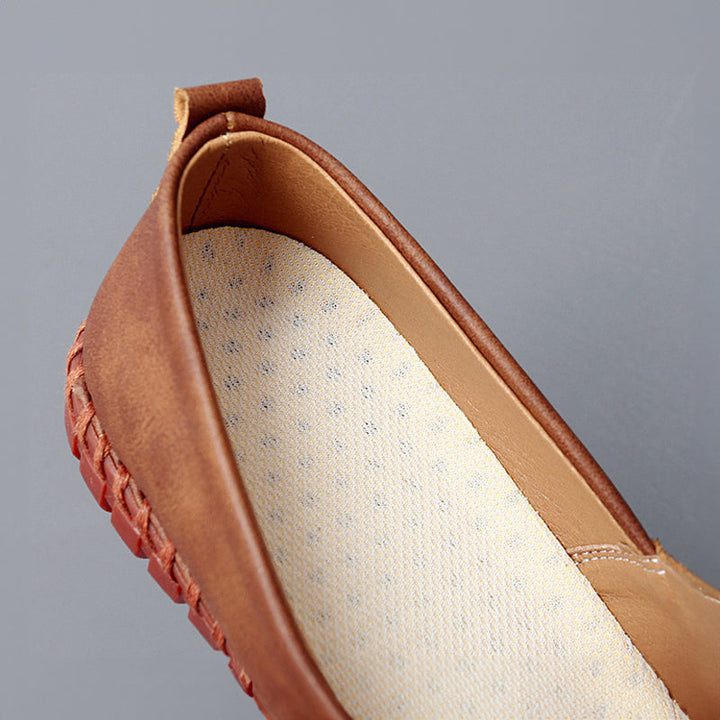 Elegante Herren-Loafer, dunkelbraun, mit edler Verarbeitung. Komfortable Business- und Freizeitschuhe.