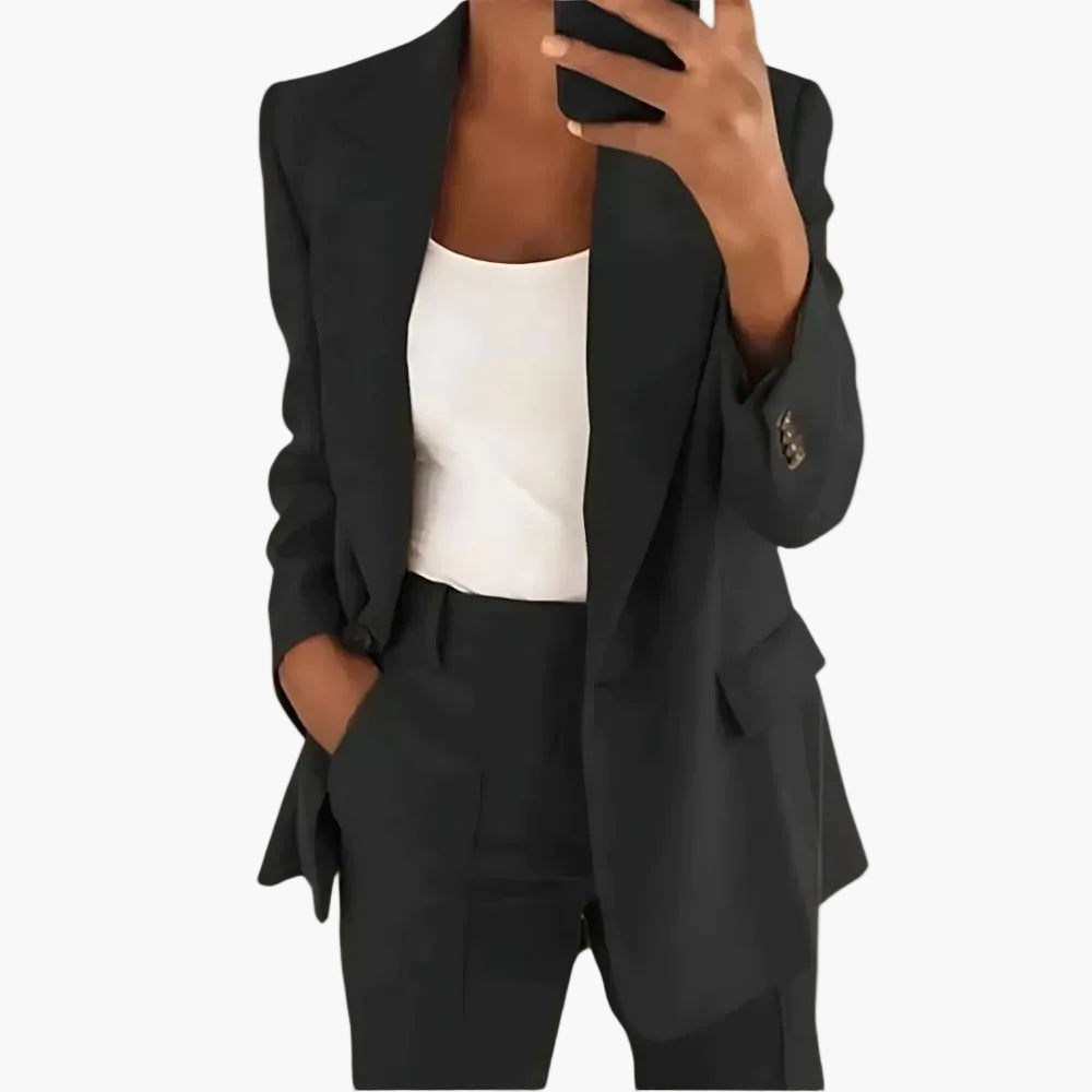 Stilvolle Damen Business Stoffhose, dunkelblau, passend zum Hosenanzug. Bequemer Schnitt für langes Tragen im Büro. Formelle Eleganz.