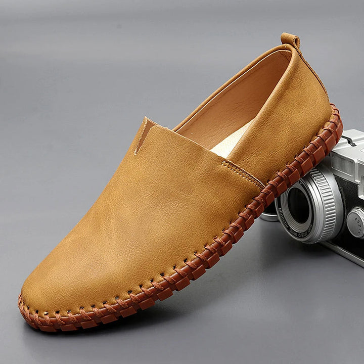 Moderne Herren Slipper, klassisches Design, ideal für Büro und Freizeit, bequem.
