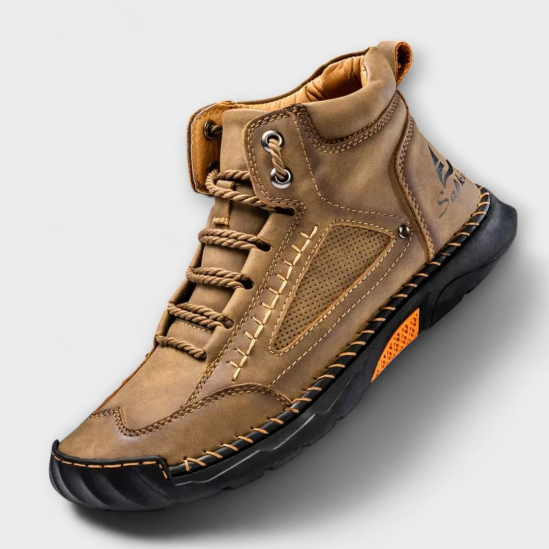 Robuste Outdoor-Boots für Herren, wasserabweisend & bequem. Perfekte Fussbekleidung.