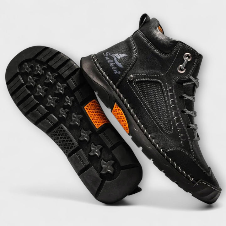 Robuste Herren Stiefel, wasserabweisend, rutschfest & elegant. Allround-Fussbekleidung.