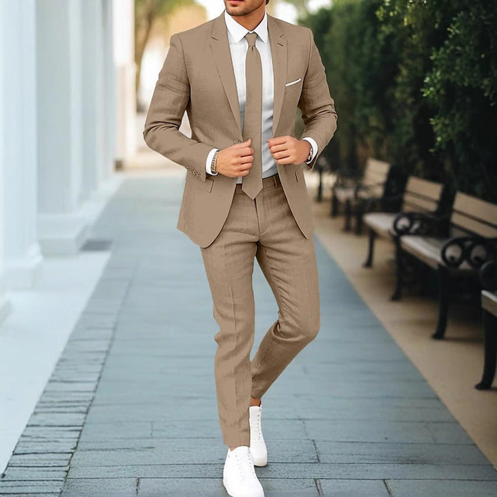 Modischer Herrenanzug für Frühling & Sommer. Eleganter Zweiteiler, ideal für Business & Freizeit.