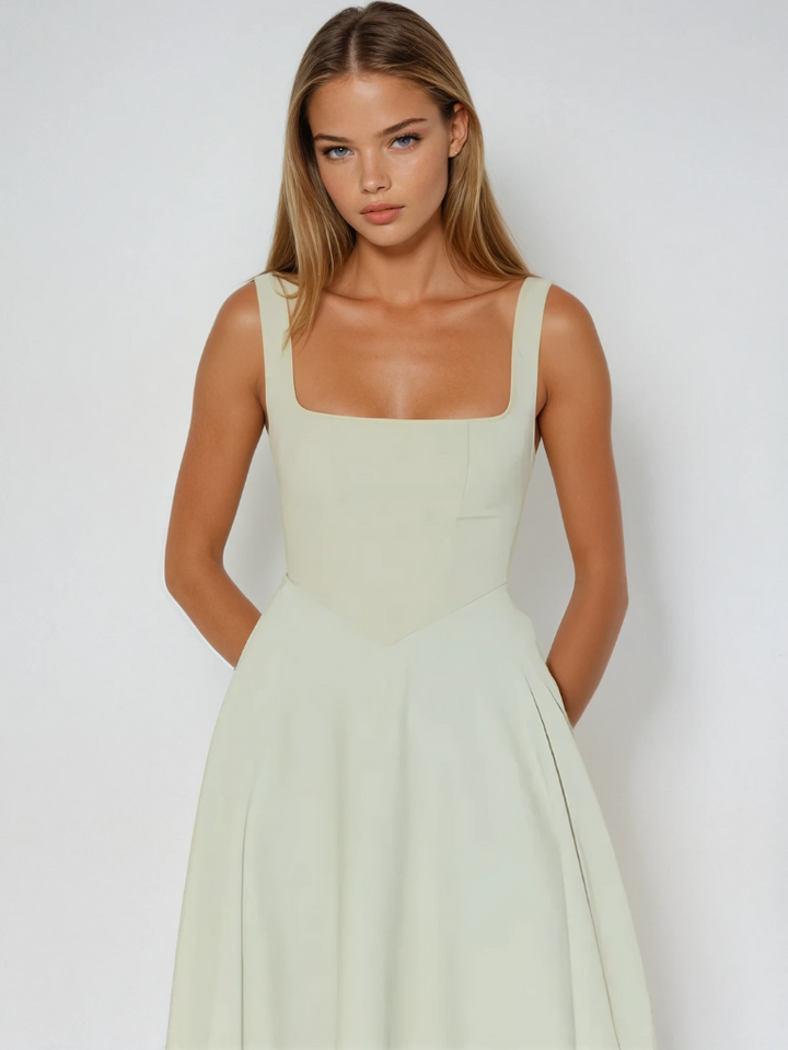 Elegantes Damen Herbstkleid, knielang, modisch, perfekt für festliche Anlässe.