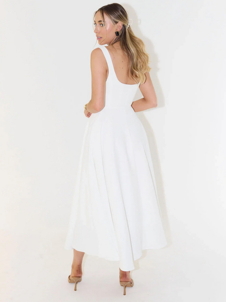 Vielseitiges Damen Midikleid, Herbst, stilvoll, quadratischer Ausschnitt, modisch.