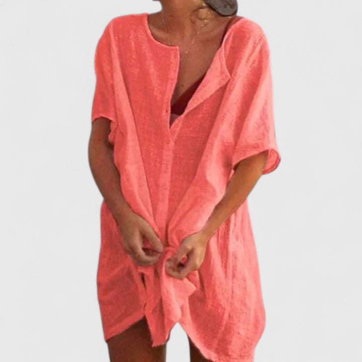 Model trägt elegantes Damen Tunika-Kleid, ideal für Sommer, Freizeit & Strand, frühlingshaft & schick.
