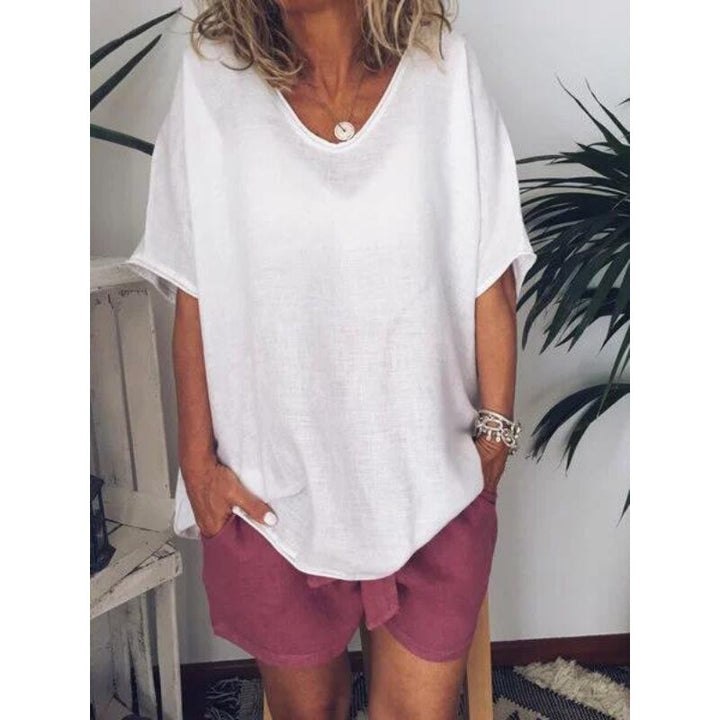 Elegantes oversized Damen Leinen T-Shirt Elin. Ein stilvolles, bequemes Kurzarm Oberteil für Sommer, Freizeit & Urlaub.