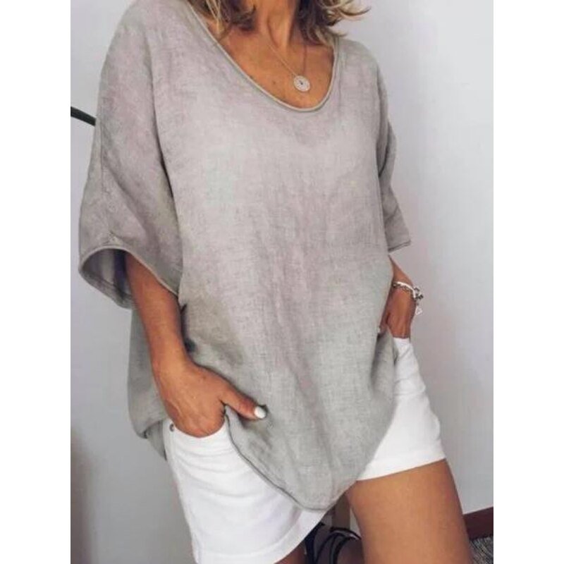 Genieße den Sommer mit dem oversized Leinen Damen T-Shirt Elin. Dein stilvolles, bequemes Oberteil für Freizeit & Urlaub.