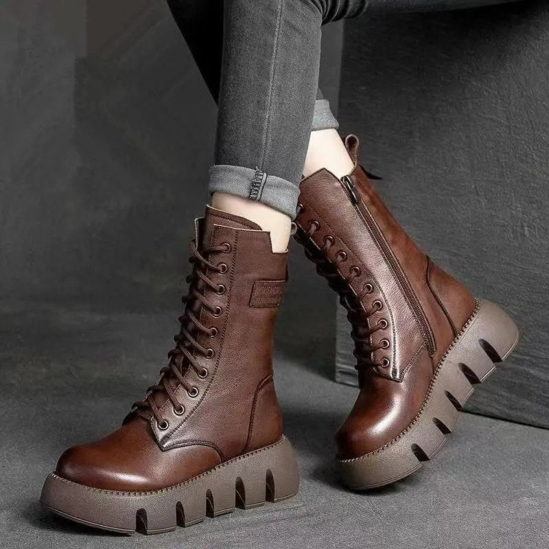 Komfortabler Damenstiefel für optimalen Tragekomfort. Eleganter Ortho-Stiefel in Schwarz oder Braun.