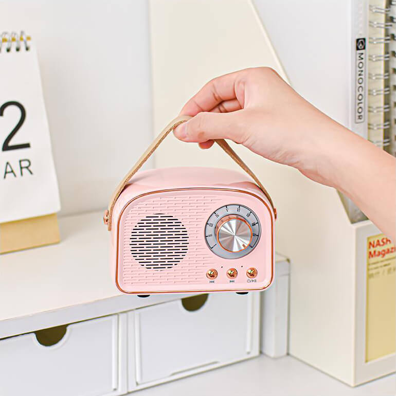Dekorativer Vintage Bluetooth Lautsprecher mit integriertem FM-Radio und hervorragender Soundqualität.