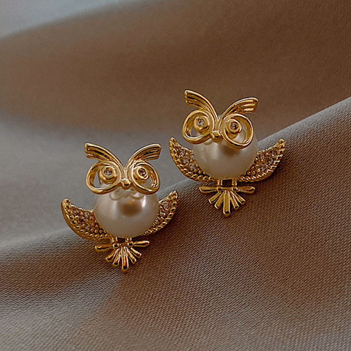 Einhorn Ohrstecker, glitzernd & magisch. Hochwertiger Schmuck für Liebhaberinnen der Fantasy.
