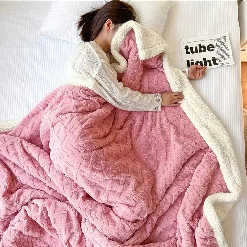 Weiche Kuscheldecke & Winterdecke für Bett & Sofa. Gemütliche Polyesterdecke, die angenehme Wärme spendet.