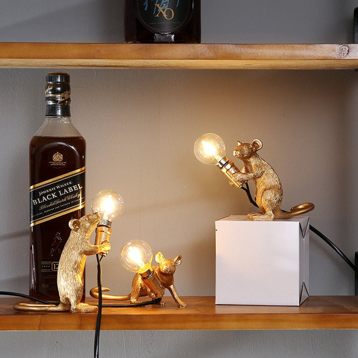 Fantasievolle Maus Tischleuchte, sparsame LED Technologie und einzigartiges verspieltes Design.