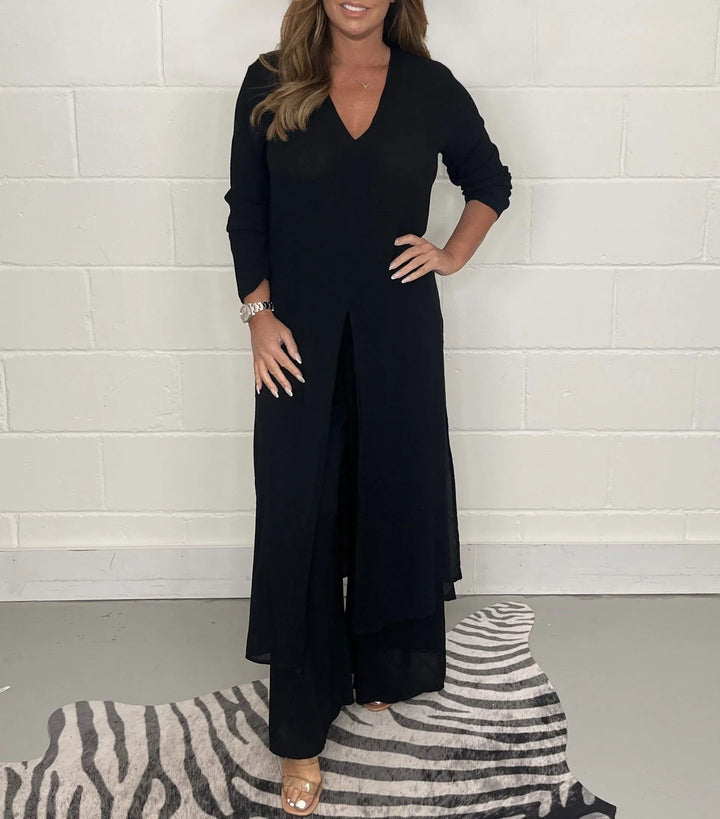 Eleganter Damen Zweiteiler: Stilvolle Langarm-Bluse & Hose; ideales Büro Outfit oder schicker Freizeit-Look.