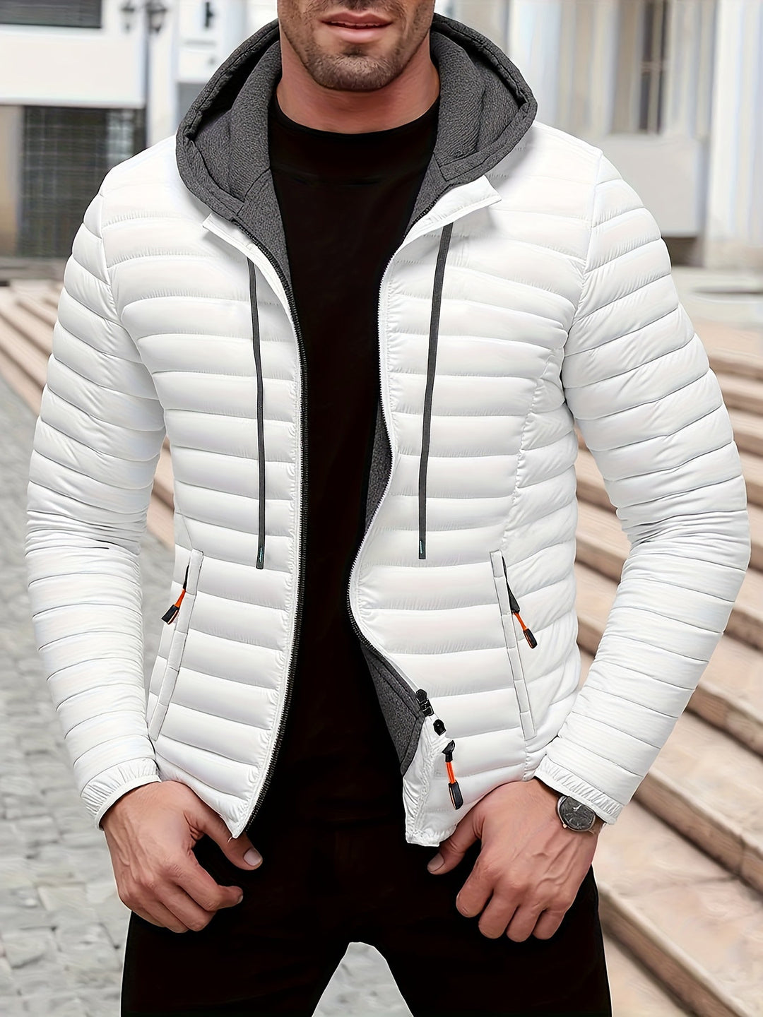 Trendige Herren Kapuzen-Steppjacke. Bequeme Winterjacke für Herren, ideal für sportliche Looks in großen Größen.