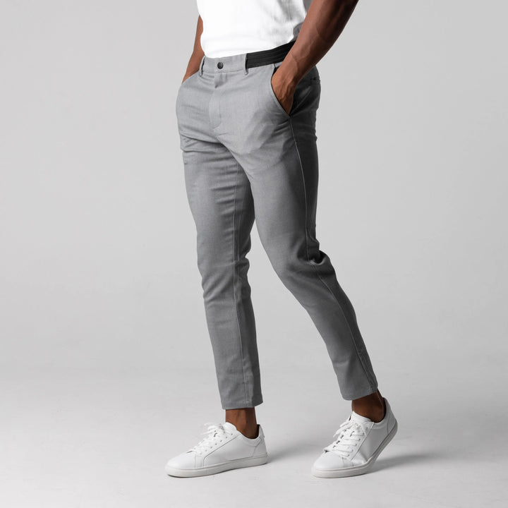 Graue Herren Chino Hose slim fit, elegant für Business & Freizeit. Moderne Stoffhose vielseitig kombinierbar.