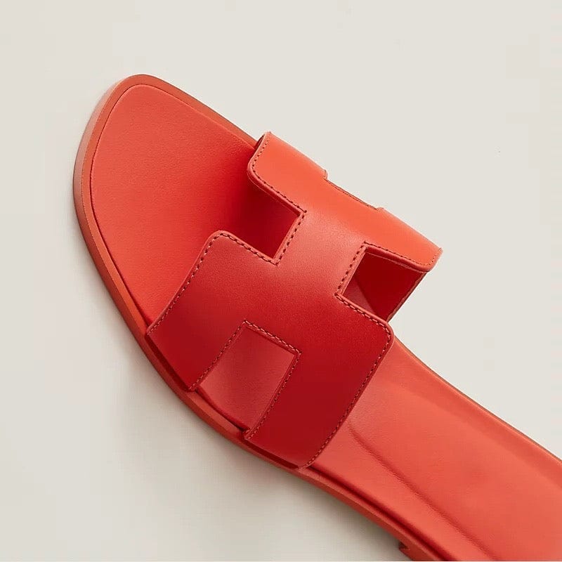 Perfekte Urlaub Schuhe für Damen, stilvolle Strandsandalen & bequeme Luxus Hausschuhe. Sommer Slipper.