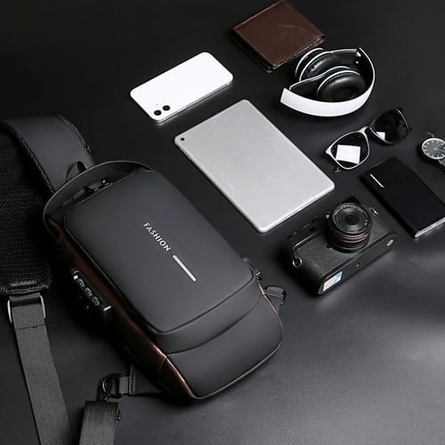 Elegante Damen Umhängetasche mit Diebstahlschutz, wasserabweisend, ideal für Stadt und Reise, USB-fähig.