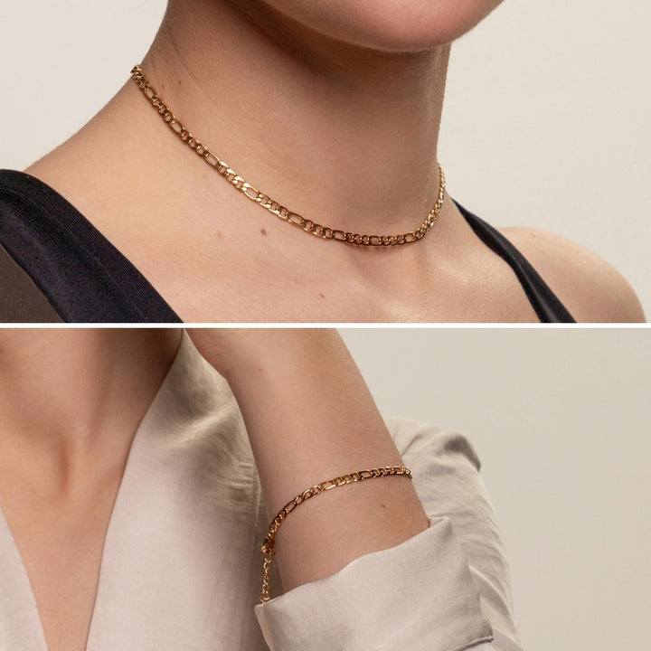 Glänzendes Damen Gold Figaro Ketten- & Armbandset, wasserfest und hypoallergen, perfekt für empfindliche Haut.