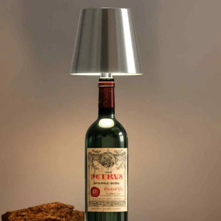 Ambiente Flaschenlicht: Kabellose LED Tischlampe mit Akku, einfach zu platzieren.