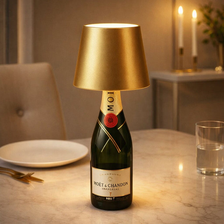 Portable LED Tischlampe: Akku Flaschenlicht, kabellos für romantische Abende.