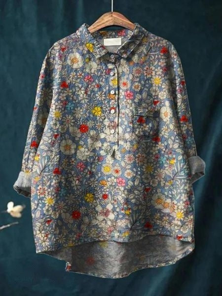 Stilvolle Damenbluse mit detailreichem Blumendruck, Langarm, für Herbstgarderobe.