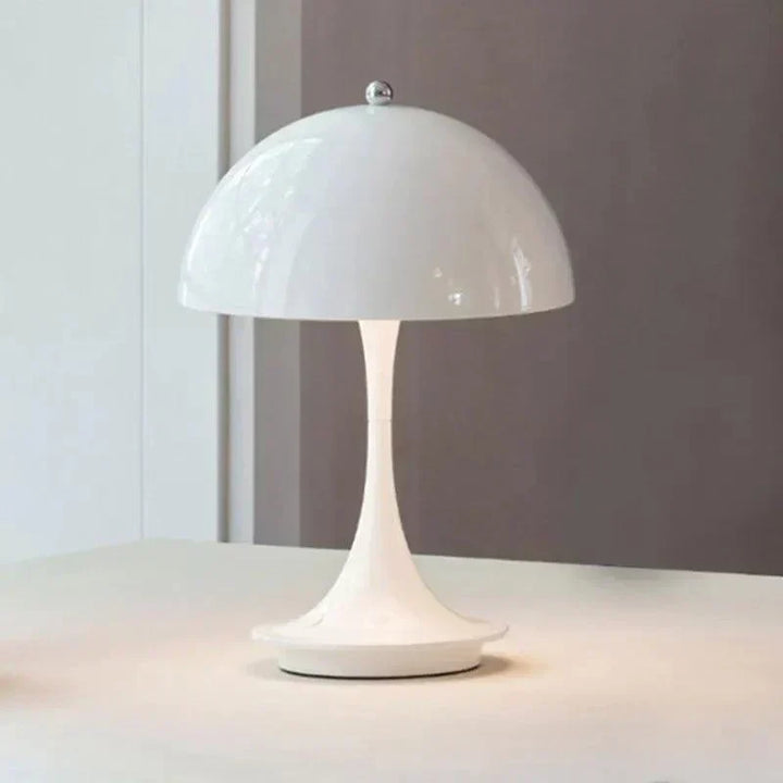 Schlichte Blütenknospen-Lampe BloomGlow, dimmbar mit Akku, als elegante Dekolampe.