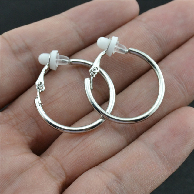 Elegante goldene Damen Clip Ohrringe, kein Piercing nötig, aus hochwertigem Edelstahl gefertigt.