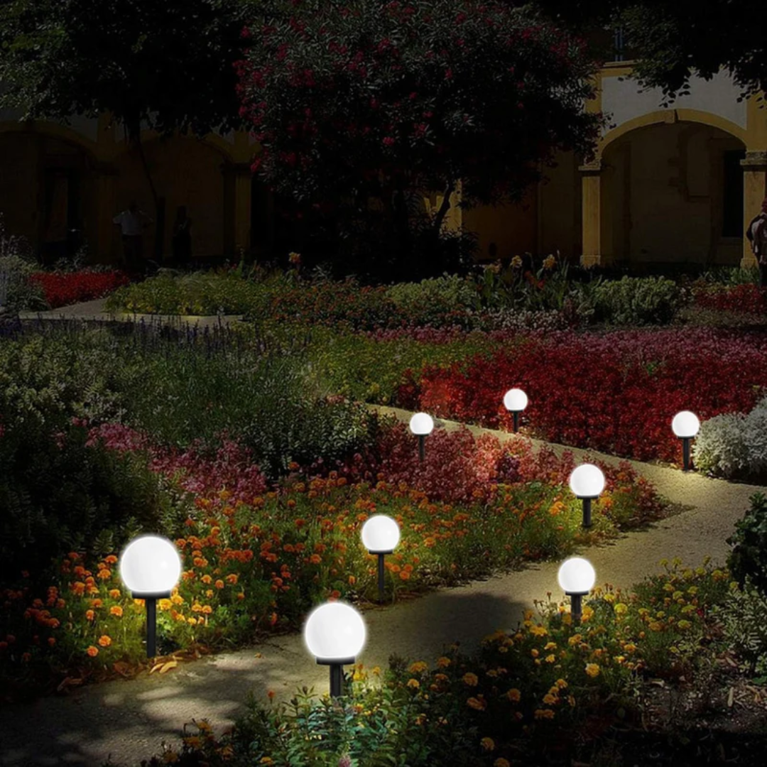 Stilvolle Solar LED Gartenleuchten im 3er-Set. Wasserdichte Außenleuchten als Gartendeko.