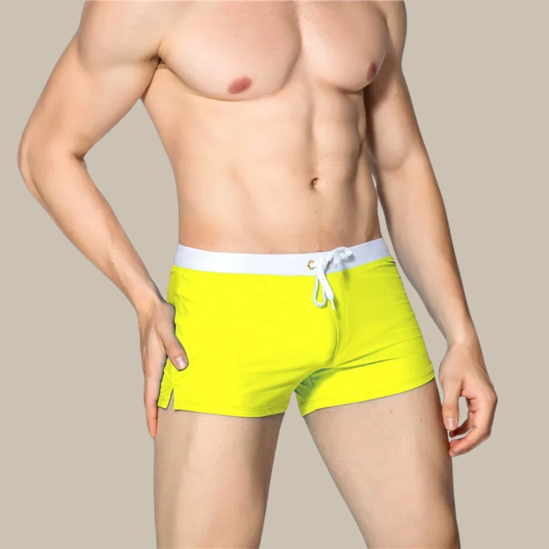Schnelltrocknende, dehnbare Herren Badeshorts für maximale Bewegungsfreiheit beim Schwimmen.