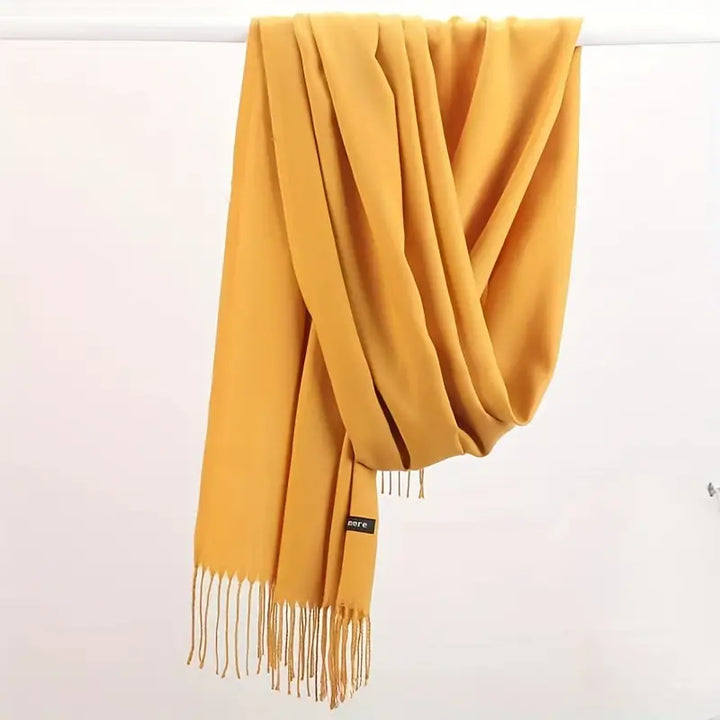 Zeitloser Faith Damenschal, warm, weich und ein vielseitiges Winter-Essential.