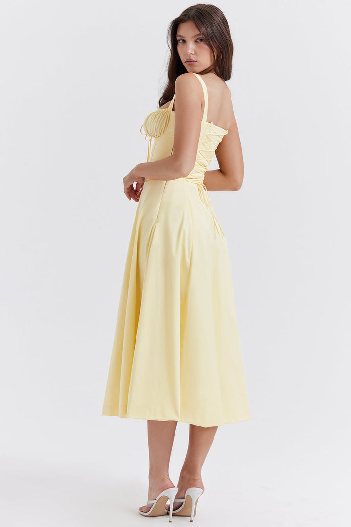 Sommerliches Damen Blumenkleid im Bustier-Design. Feminines Partykleid für modische Frauen. Elegant & bequem.