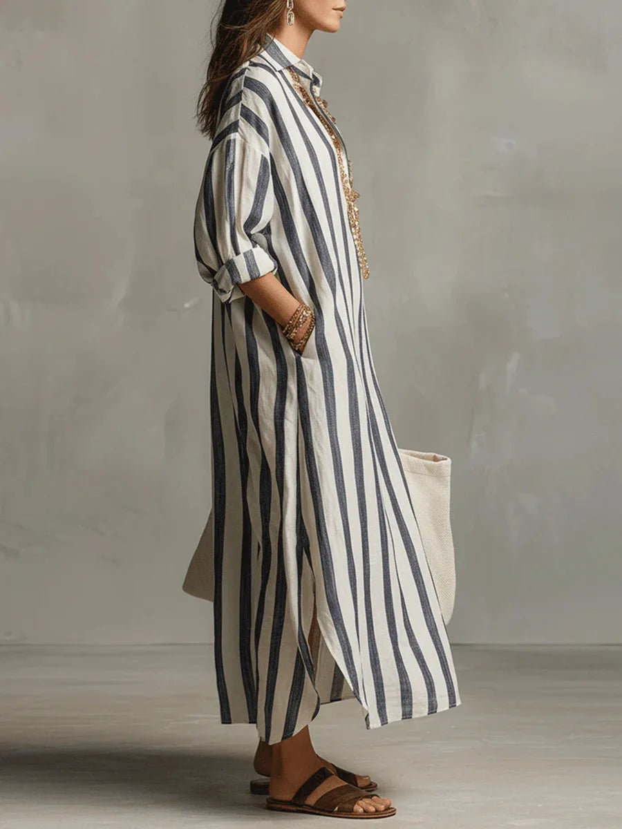 Gestreiftes Freizeithemdkleid als langes Sommerkleid mit Kragen für entspannte Tage.