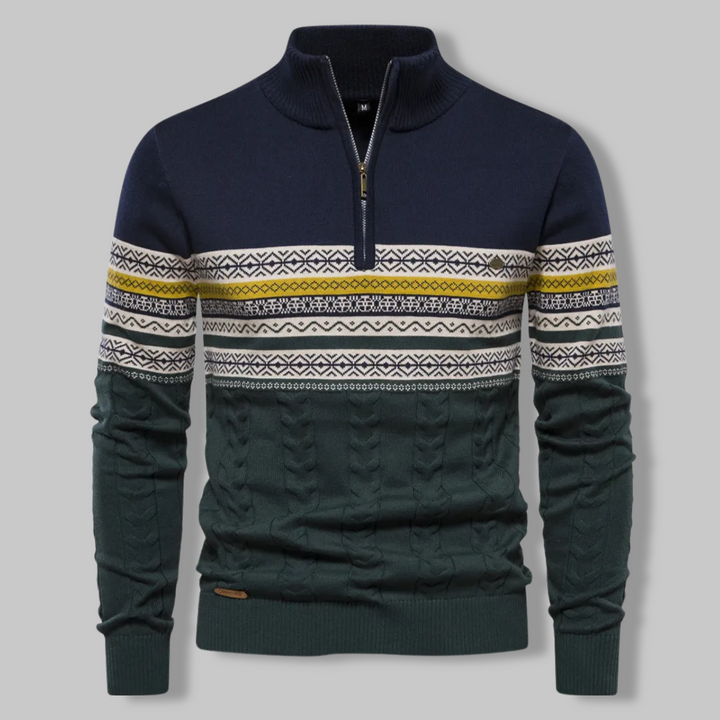Mann präsentiert stilvollen, warmen gestreiften Herren Zip-Pullover, perfekt für Wintermode.