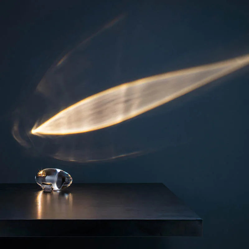 Elegante Kristalllampe als Sternenprojektor, schafft entspannende Raumbeleuchtung & Dekoration.