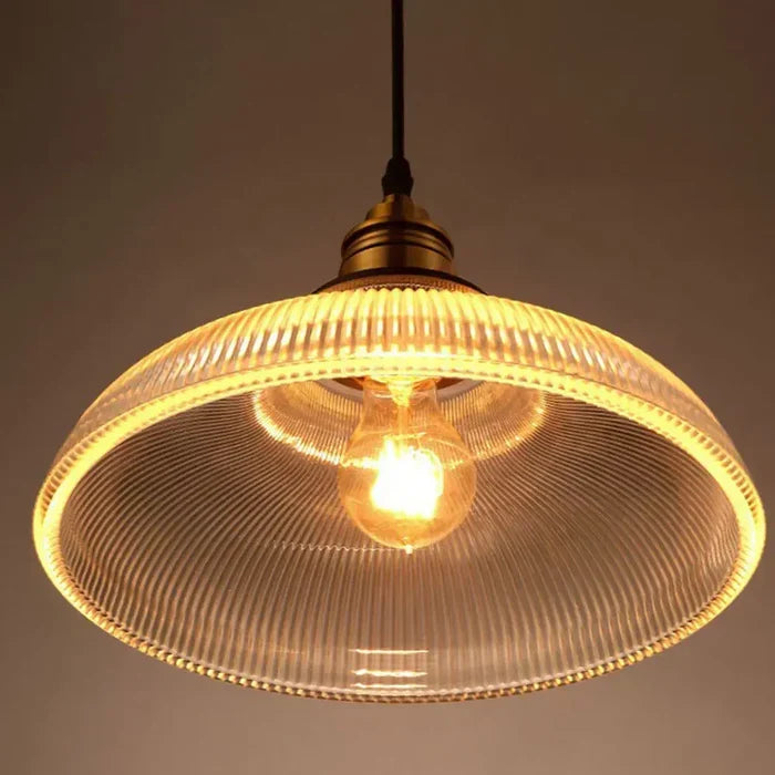 Hochwertige CrystalLoom Glas-Hängeleuchte. Elegante Pendelleuchte für modernes Design & stilvolle Inneneinrichtung.