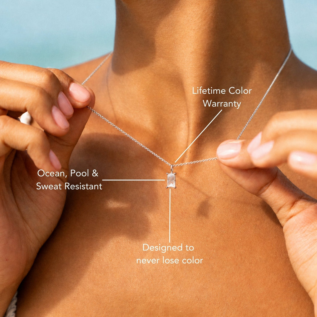 Funkelnde Damen Halskette mit Kristall-Anhänger. Eleganter, wasserfester Schmuck für jeden Anlass, hypoallergen.