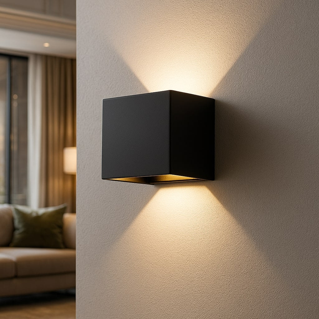 Kabellose LED Wandleuchte mit Bewegungssensor für Innen- & Außenbereich, minimalistisches Design.