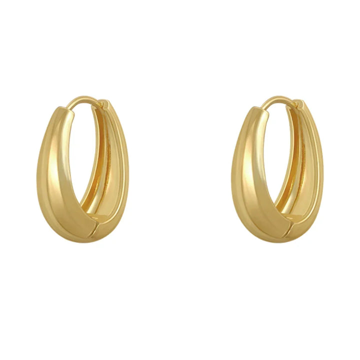 Stilvolle, klassische goldene Creolen für Damen, vergoldet. Ideal als zeitloses Geschenk oder edler Damenschmuck.