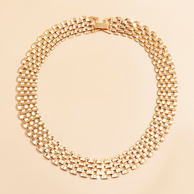Klobige Damen Gliederkette in Gold und Silber, ein modernes Statement-Accessoire für jeden Look.