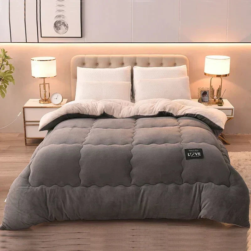Warme, doppellagige Winterdecke aus weichem Flanell, gesteppt für optimalen Schlafkomfort im Schlafzimmer.